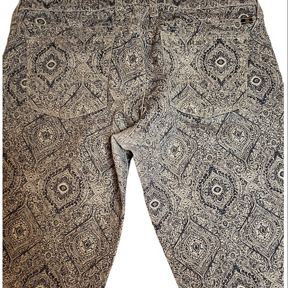 Lucky Brand - "Charlie Skinny" Jeans - 6/28 - EUC - Picture 5 of 5